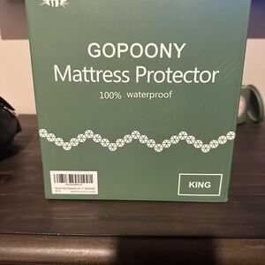 Green Mattress Protector - King Size